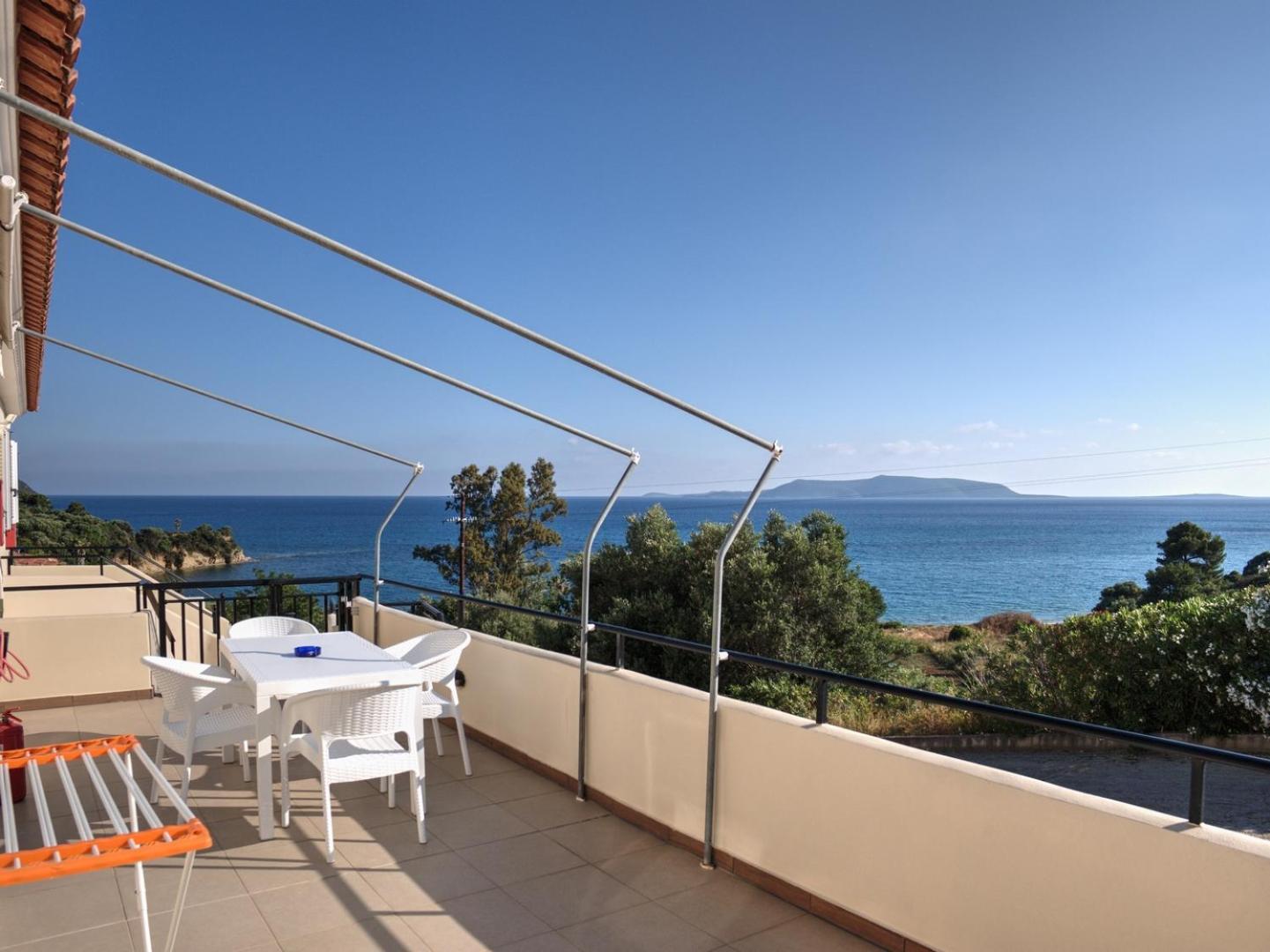 Apartment Thea Studios Finikounta