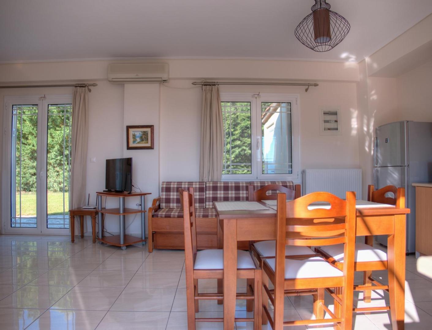 Thea Studios * Finikounta