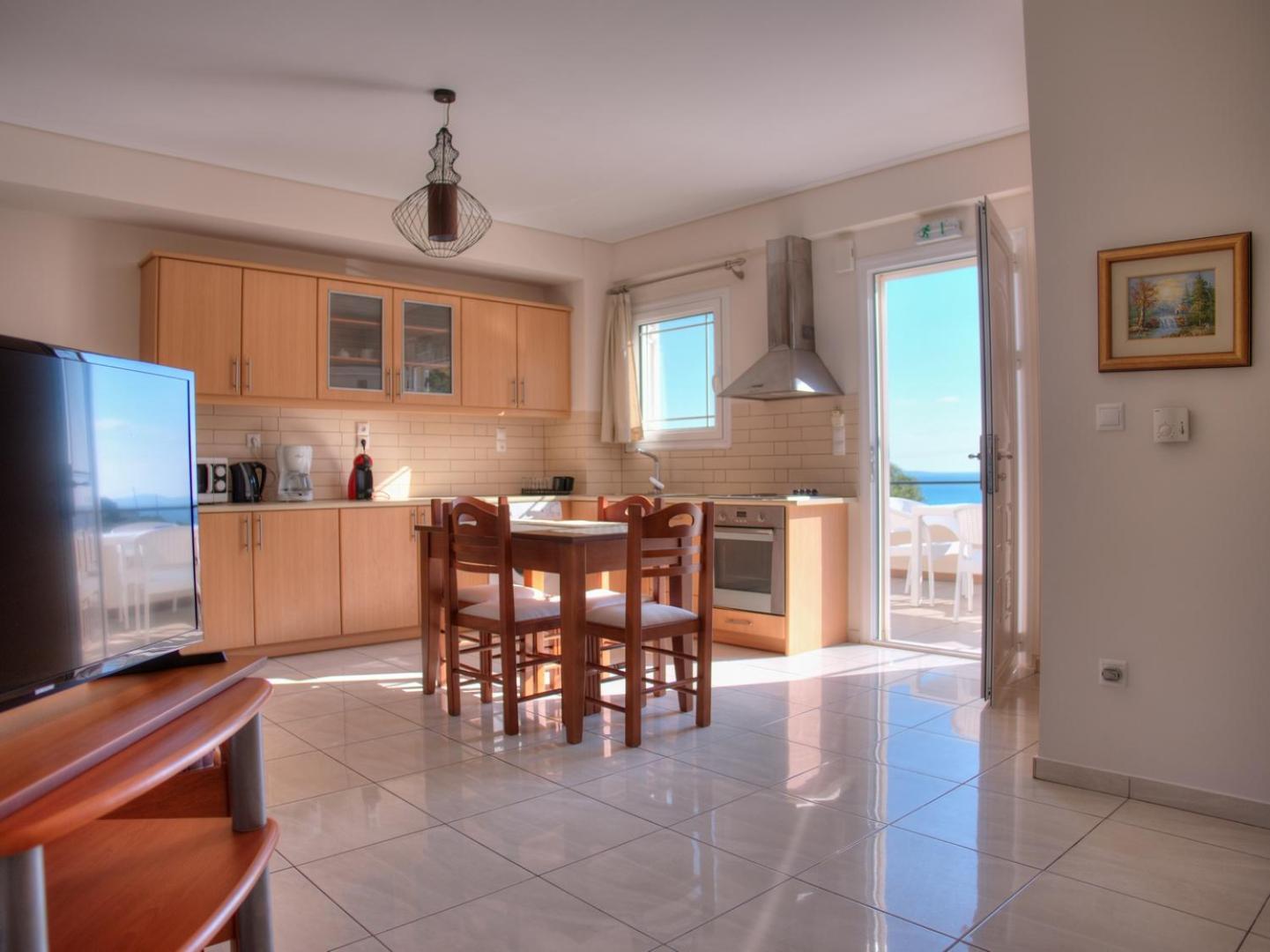 Thea Studios Apartment Finikounta